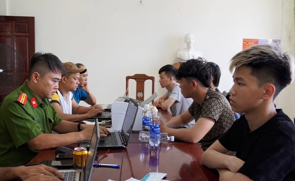 29 đối tượng mang phóng lợn, ná cao su truy đuổi nhau gây náo loạn Gia Lai 29 đối tượng mang phóng lợn, ná cao su truy đuổi nhau gây náo loạn Gia Lai
