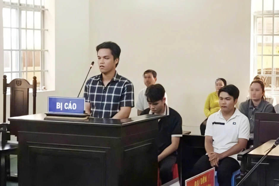 3 nam thanh niên ở Tây Ninh hầu tòa vì mua súng bắn cò 3 nam thanh niên ở Tây Ninh hầu tòa vì mua súng bắn cò