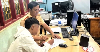 30 “quái xế” gây náo loạn đoạn đường qua cánh đồng điện gió