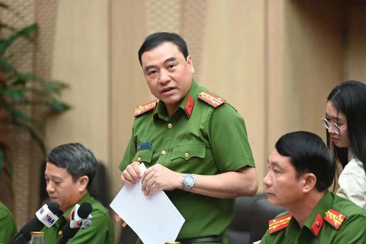39 người bị khởi tố trong vụ án liên quan cựu Thứ trưởng Hoàng Trung 39 người bị khởi tố trong vụ án liên quan cựu Thứ trưởng Hoàng Trung