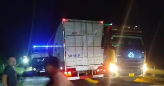 4 ô tô va chạm liên hoàn trong đêm, đường Hồ Chí Minh ách tắc nhiều giờ