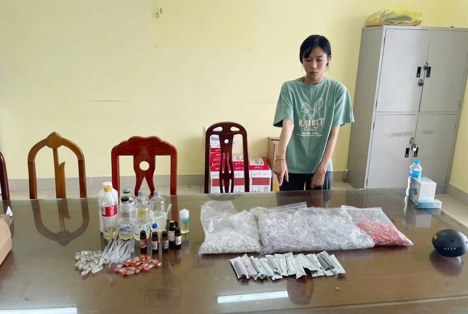 4 phụ nữ bị bắt vì pha ma túy vào Pod đem bán 4 phụ nữ bị bắt vì pha ma túy vào Pod đem bán