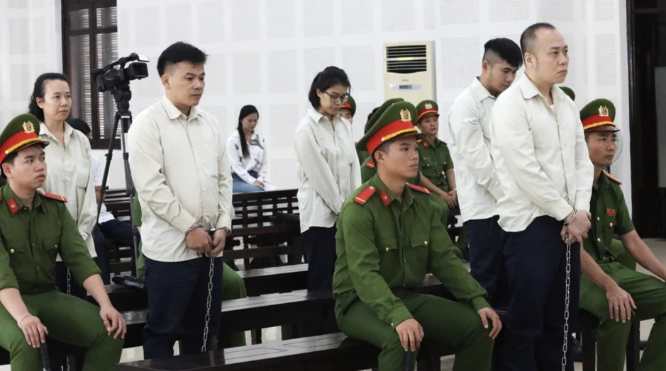 5 bị cáo cùng lĩnh án tù chung thân trong vụ Công ty GFDI lừa hơn 2.400 tỷ đồng 5 bị cáo cùng lĩnh án tù chung thân trong vụ Công ty GFDI lừa hơn 2.400 tỷ đồng