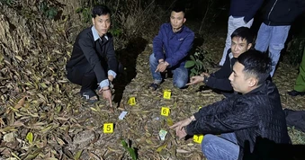 5 đối tượng tụ tập sử dụng ma túy đá trên đồi vắng