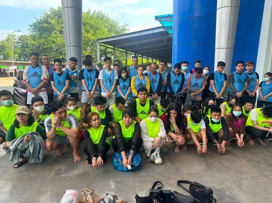 56 người Việt nghi tổ chức rửa tiền, đánh bạc ở Lào bị đưa về nước xử lý 56 người Việt nghi tổ chức rửa tiền, đánh bạc ở Lào bị đưa về nước xử lý