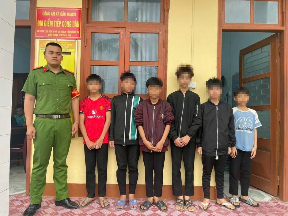 6 trẻ em liên quan vụ nhiều ô tô bị ném đá vỡ kính trên cao tốc 6 trẻ em liên quan vụ nhiều ô tô bị ném đá vỡ kính trên cao tốc