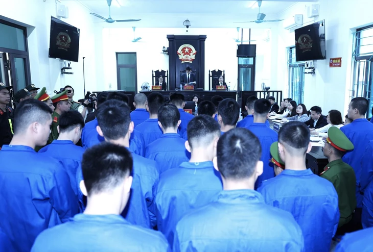 62 thanh thiếu niên mang phóng lợn, kiếm đi 'hỗn chiến' ở Ninh Bình lãnh án 62 thanh thiếu niên mang phóng lợn, kiếm đi 'hỗn chiến' ở Ninh Bình lãnh án