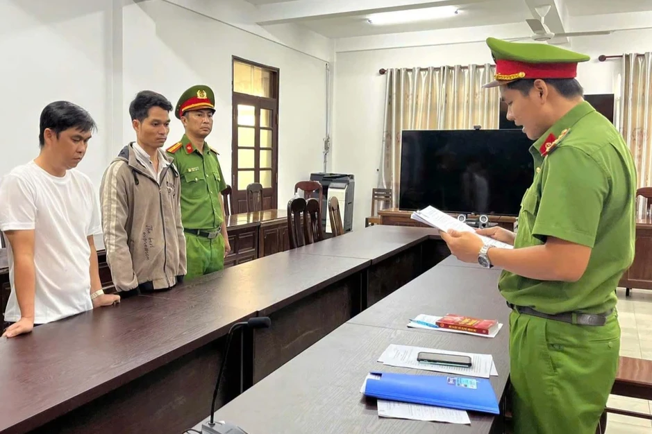 7 cán bộ trạm y tế "vẽ" bệnh nhân để chiếm đoạt thuốc bảo hiểm 7 cán bộ trạm y tế "vẽ" bệnh nhân để chiếm đoạt thuốc bảo hiểm