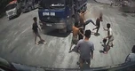 8 tài xế xe ben bị tạm giữ vì đánh nhau trong bãi đá ở TPHCM