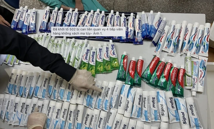 Ai đã bỏ hơn 10kg ma túy vào tuýp kem đánh răng, thuê 4 tiếp viên Vietnam Airlines xách tay? Ai đã bỏ hơn 10kg ma túy vào tuýp kem đánh răng, thuê 4 tiếp viên Vietnam Airlines xách tay?