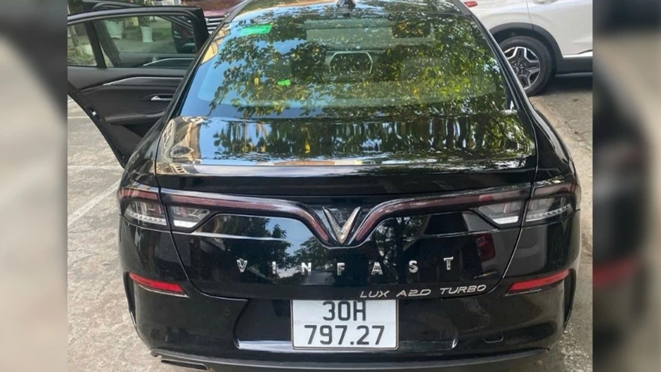 Ai từng giao dịch xe biển 30H-797.27 đề nghị liên hệ công an để phục vụ điều tra