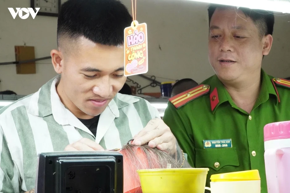 Án chung thân trong trại giam cải tạo ra sao? Án chung thân trong trại giam cải tạo ra sao?