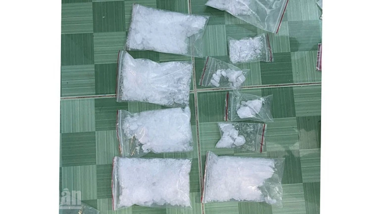 An Giang: Bắt giữ đối tượng tàng trữ gần 1kg ma túy ở Phú Quốc An Giang: Bắt giữ đối tượng tàng trữ gần 1kg ma túy ở Phú Quốc
