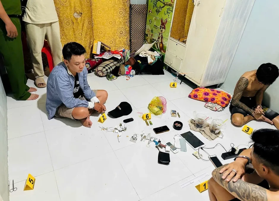 An Giang: Liên tiếp phát hiện, xử lý các vụ sử dụng và tổ chức sử dụng ma túy An Giang: Liên tiếp phát hiện, xử lý các vụ sử dụng và tổ chức sử dụng ma túy