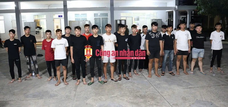 An Giang: Tạm giữ hàng chục đối tượng giải quyết mâu thuẫn lúc nửa đêm An Giang: Tạm giữ hàng chục đối tượng giải quyết mâu thuẫn lúc nửa đêm