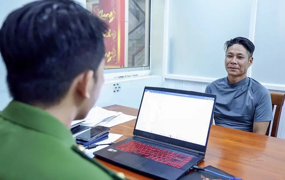 An Giang Tạm giữ nghi phạm cho vay lãi nặng và tàng trữ súng quân dụng An Giang Tạm giữ nghi phạm cho vay lãi nặng và tàng trữ súng quân dụng