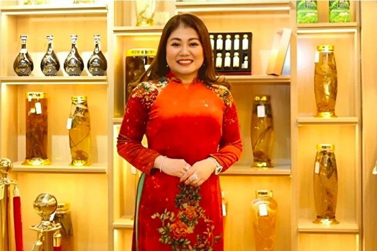 Bà chủ Sâm Ngọc Linh còn phải trả 850 tỷ đồng cho hơn 1000 nhà đầu tư Bà chủ Sâm Ngọc Linh còn phải trả 850 tỷ đồng cho hơn 1000 nhà đầu tư