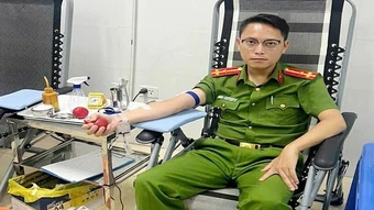 Ba công an hiến máu cứu phạm nhân qua nguy kịch