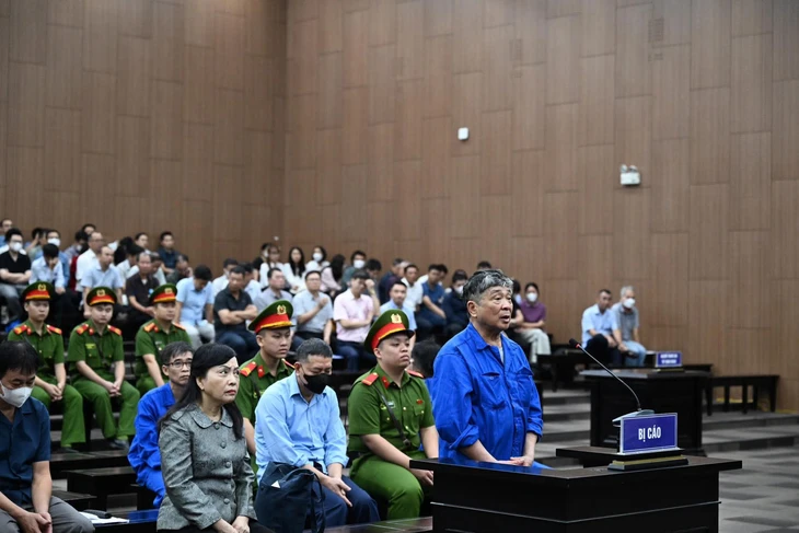 Bà Nguyễn Thị Kim Tiến xin được khoan hồng để về làm 'công dân sống lương thiện' Bà Nguyễn Thị Kim Tiến xin được khoan hồng để về làm 'công dân sống lương thiện'