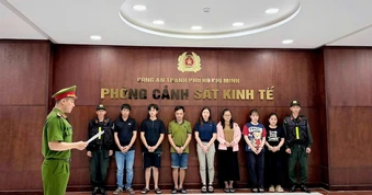 'Bà trùm' điều hành hệ sinh thái công ty đổ hơn 20.000 tấn chất thải ra môi trường
