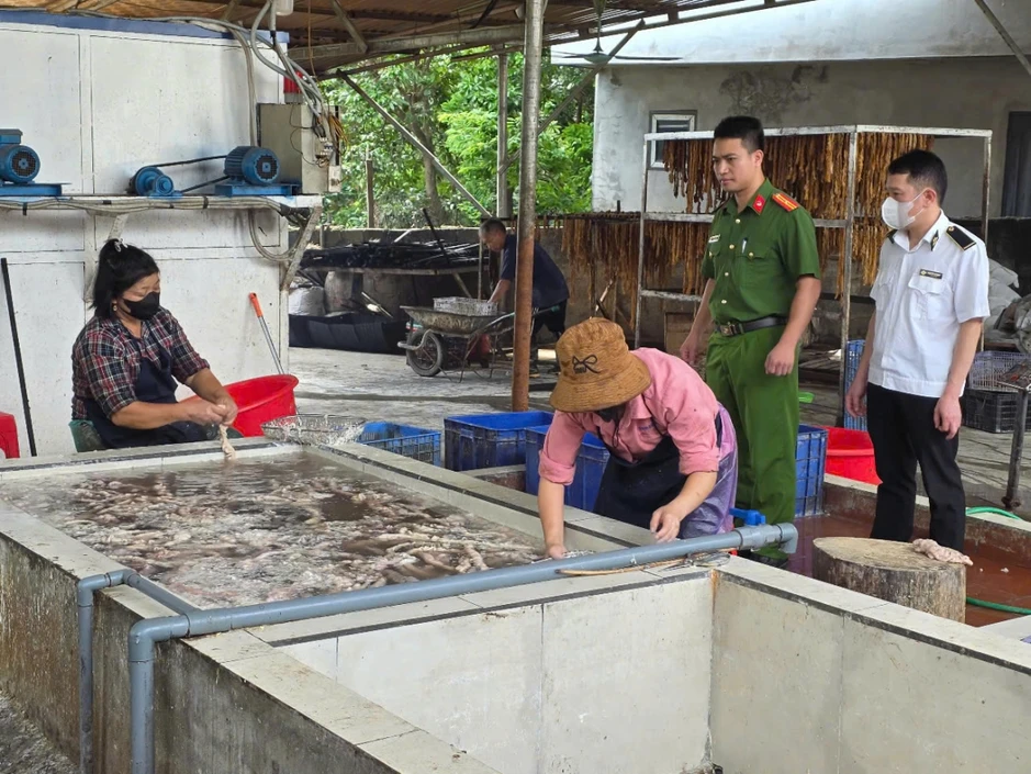 Bắc Ninh phát hiện cơ sở kinh doanh hơn 3 tấn lòng thối chuẩn bị đi tiêu thụ Bắc Ninh phát hiện cơ sở kinh doanh hơn 3 tấn lòng thối chuẩn bị đi tiêu thụ