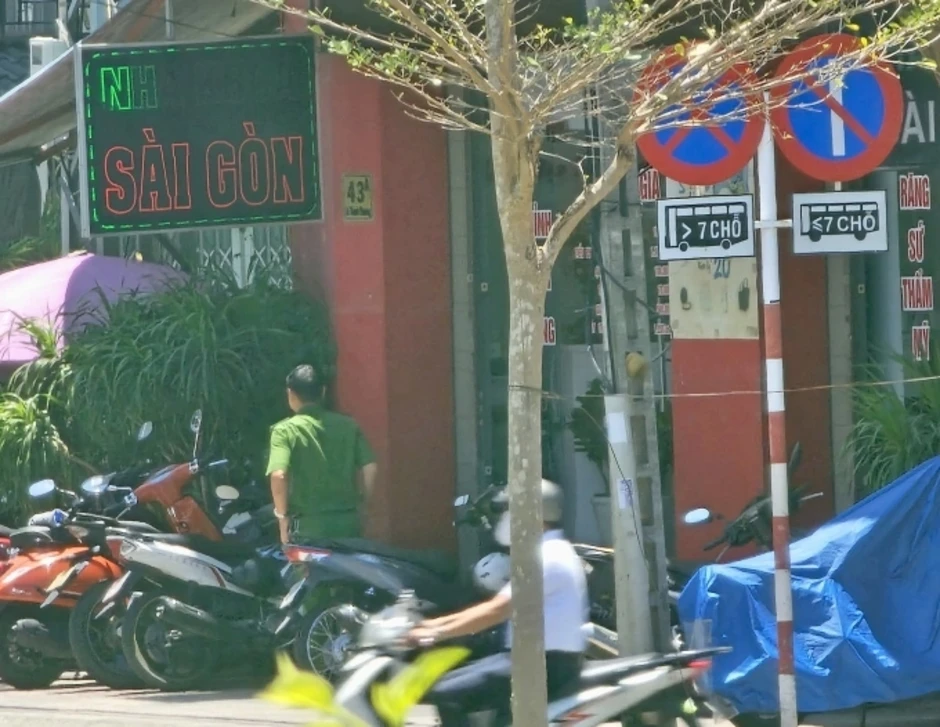 Bác sĩ bất ngờ 'vắng mặt không lý do' trong phiên xử ly hôn nghìn tỷ Bác sĩ bất ngờ 'vắng mặt không lý do' trong phiên xử ly hôn nghìn tỷ