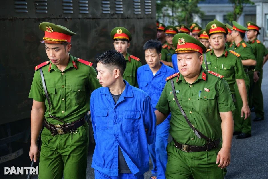 Bác sĩ Viện Pháp y nhận 5 triệu đồng “quà Tết thiếu nhi” từ bà trùm Mai Anh Bác sĩ Viện Pháp y nhận 5 triệu đồng “quà Tết thiếu nhi” từ bà trùm Mai Anh