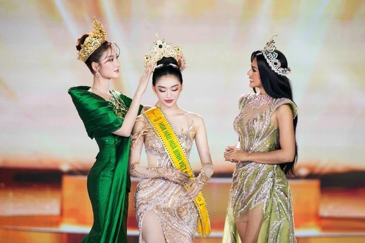 Bác yêu cầu buộc Công ty Sen Vàng dừng dùng tên Hoa hậu Hòa bình Việt Nam Bác yêu cầu buộc Công ty Sen Vàng dừng dùng tên Hoa hậu Hòa bình Việt Nam