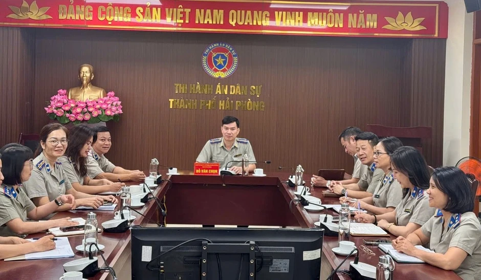 Bài 2: Biến áp lực thành động lực đổi mới Bài 2: Biến áp lực thành động lực đổi mới