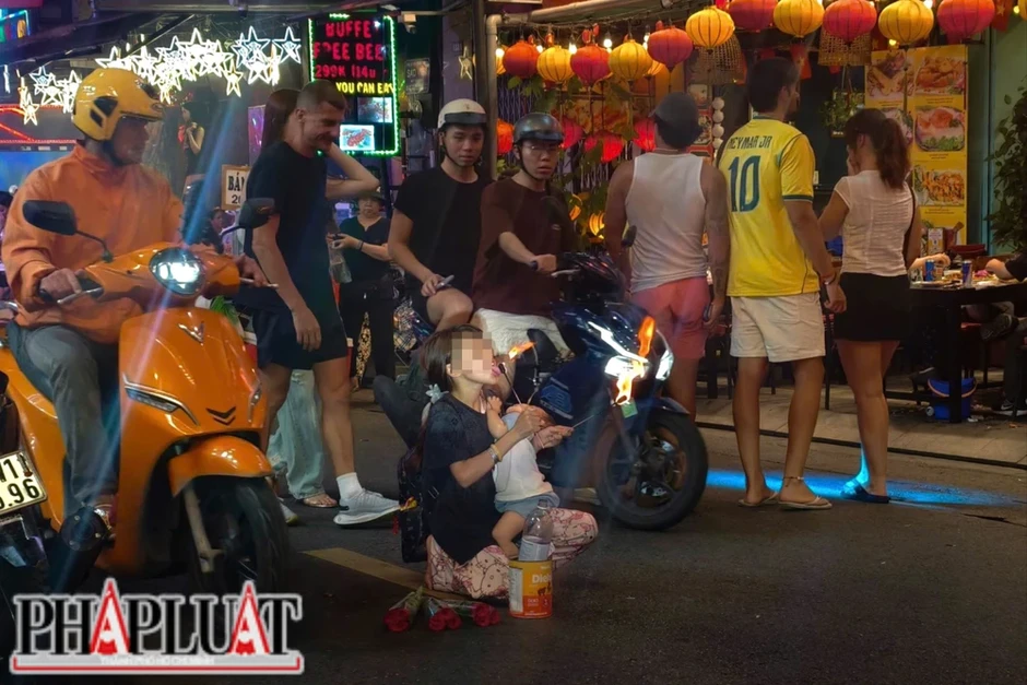Bài 3: Cần giải pháp ngăn chặn việc trục lợi trên sức lao động trẻ em Bài 3: Cần giải pháp ngăn chặn việc trục lợi trên sức lao động trẻ em