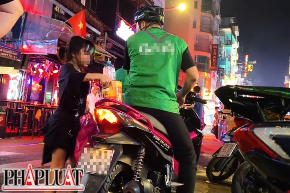Bài 3: Cần giải pháp ngăn chặn việc trục lợi trên sức lao động trẻ em Bài 3: Cần giải pháp ngăn chặn việc trục lợi trên sức lao động trẻ em