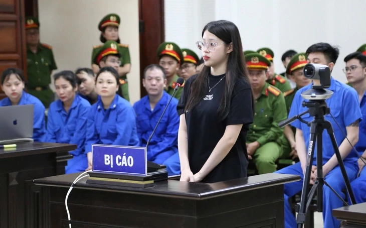 Bạn gái Bùi Đình Khánh nói ân hận vì giúp sức cho Khánh lẩn trốn Bạn gái Bùi Đình Khánh nói ân hận vì giúp sức cho Khánh lẩn trốn