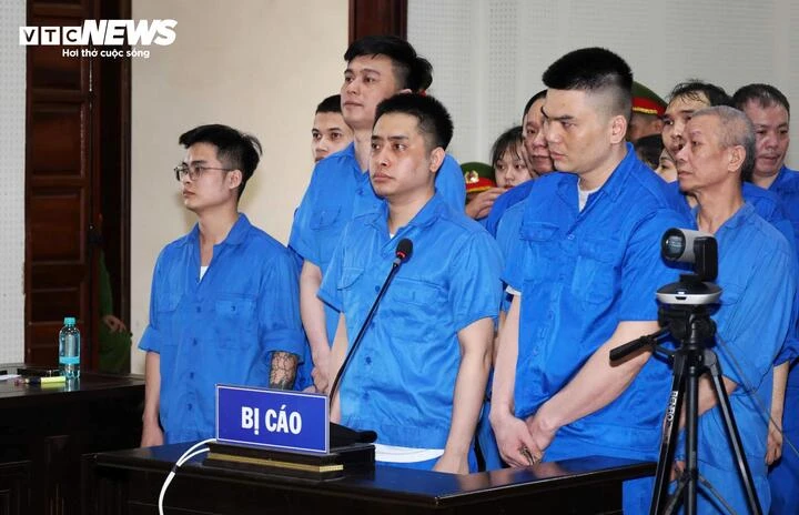 Bạn gái hỗ trợ thế nào để Bùi Đình Khánh, kẻ sát hại cán bộ công an lẩn trốn? Bạn gái hỗ trợ thế nào để Bùi Đình Khánh, kẻ sát hại cán bộ công an lẩn trốn?