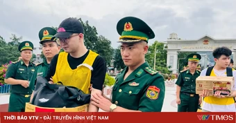 Bàn giao 19 đối tượng lập “đại bản doanh” lừa đảo trực tuyến cho công an Trung Quốc