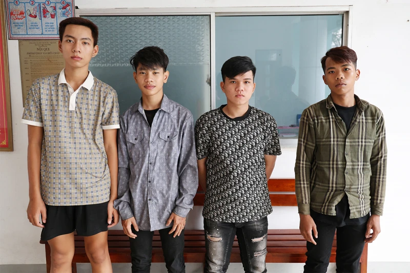 Băng cướp “tuổi teen” ở Đồng Tháp sang An Giang gây án bị bắt sau 6 giờ Băng cướp “tuổi teen” ở Đồng Tháp sang An Giang gây án bị bắt sau 6 giờ