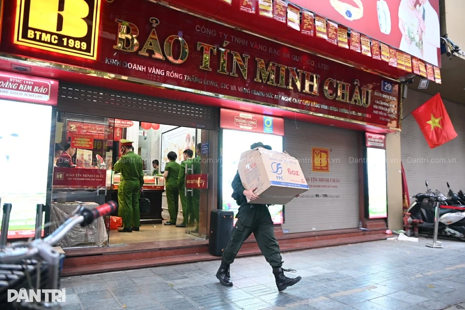 Bảo Tín Minh Châu "giấu" doanh thu 9.700 tỷ đồng Bảo Tín Minh Châu "giấu" doanh thu 9.700 tỷ đồng