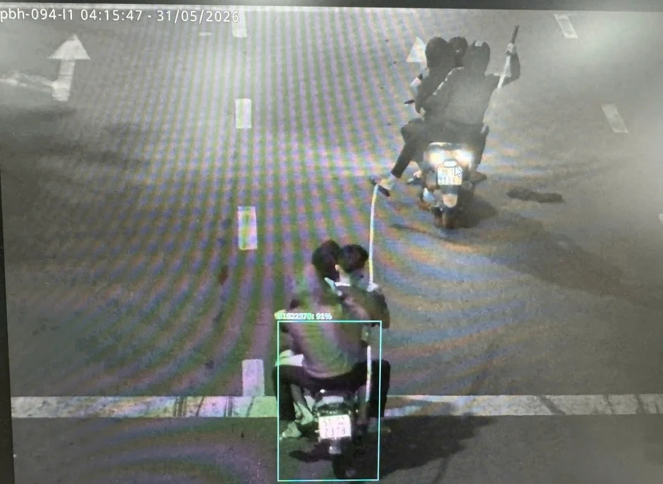 Bắt 14 "quái xế" gây náo loạn đường phố ở Đồng Nai Bắt 14 "quái xế" gây náo loạn đường phố ở Đồng Nai