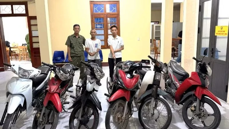 Bắt 2 đối tượng gây ra 23 vụ trộm cắp xe máy Bắt 2 đối tượng gây ra 23 vụ trộm cắp xe máy