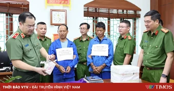 Bắt 2 đối tượng lợi dụng địa hình rừng núi hiểm trở vận chuyển ma túy, thu giữ 8 bánh heroin