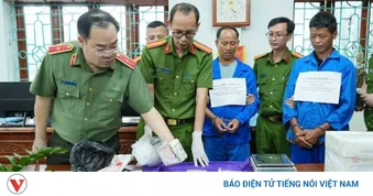 Bắt 2 đối tượng mua bán 8 bánh heroin ở Lai Châu