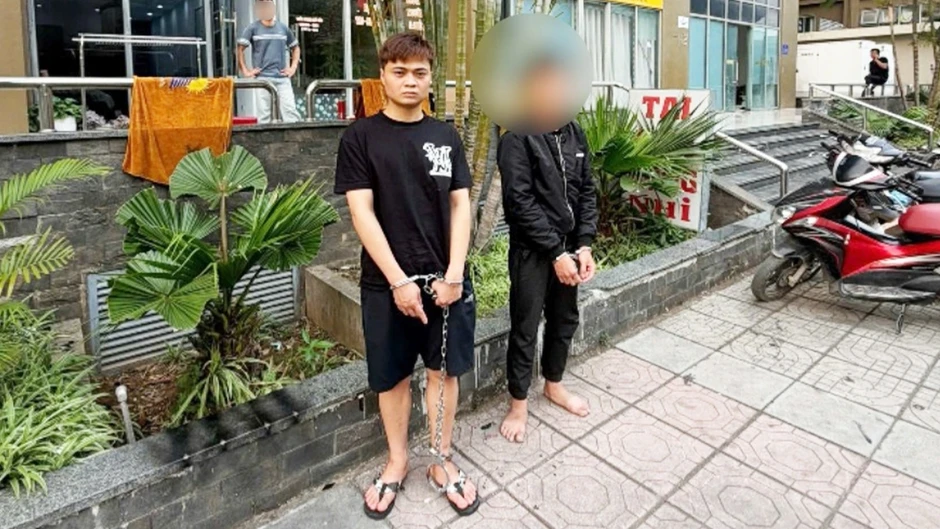 Bắt 2 đối tượng trộm cắp xe máy tại khu đấu giá tại Hà Nội Bắt 2 đối tượng trộm cắp xe máy tại khu đấu giá tại Hà Nội