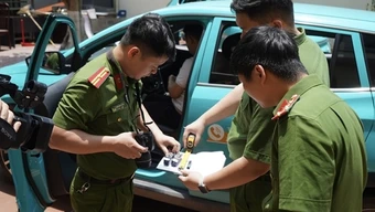 Bắt 3 tài xế taxi sử dụng thiết bị vô hiệu hóa Mắt thần để chiếm đoạt tiền của công ty