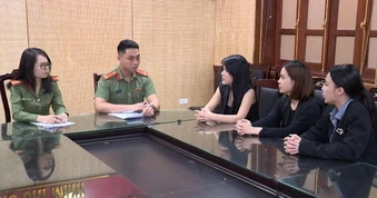 Bắt 4 người tại một phòng khám phụ sản