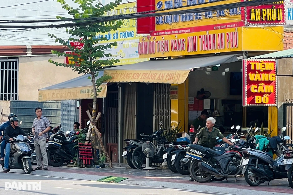 Bắt 6 đối tượng cướp tiệm vàng ở TPHCM Bắt 6 đối tượng cướp tiệm vàng ở TPHCM
