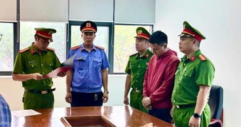 Bắt cán bộ ngân hàng chiếm đoạt hơn 29 tỷ đồng
