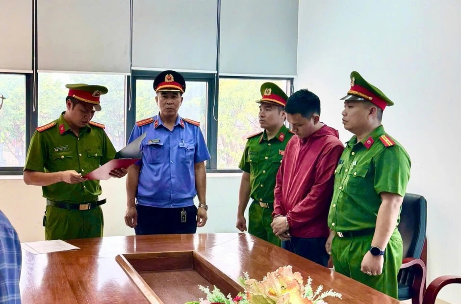 Bắt cán bộ ngân hàng lừa đáo hạn chiếm đoạt hơn 29 tỷ đồng Bắt cán bộ ngân hàng lừa đáo hạn chiếm đoạt hơn 29 tỷ đồng