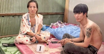 Bắt cặp vợ chồng "hờ" mua bán ma túy