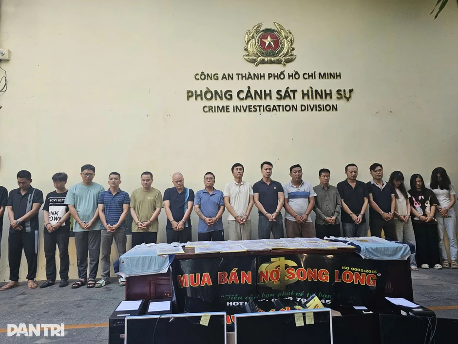 Bắt chủ Công ty mua bán nợ Song Long và 16 nhân viên ở TPHCM Bắt chủ Công ty mua bán nợ Song Long và 16 nhân viên ở TPHCM