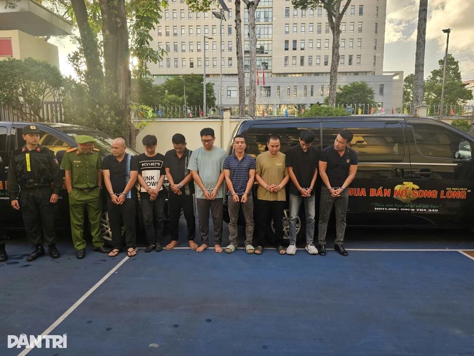 Bắt chủ Công ty mua bán nợ Song Long và 16 nhân viên ở TPHCM Bắt chủ Công ty mua bán nợ Song Long và 16 nhân viên ở TPHCM