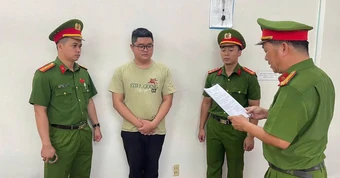 Bắt cựu nhân viên ngân hàng Nguyễn Đặng Duy SN 1999 để điều tra về số nợ 1,98 tỷ đồng